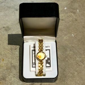 💫NWOT💫 Y2K Disney Time Works Winnie the Pooh women’s watch